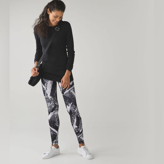 Lululemon Wunder Under Pant, size 6