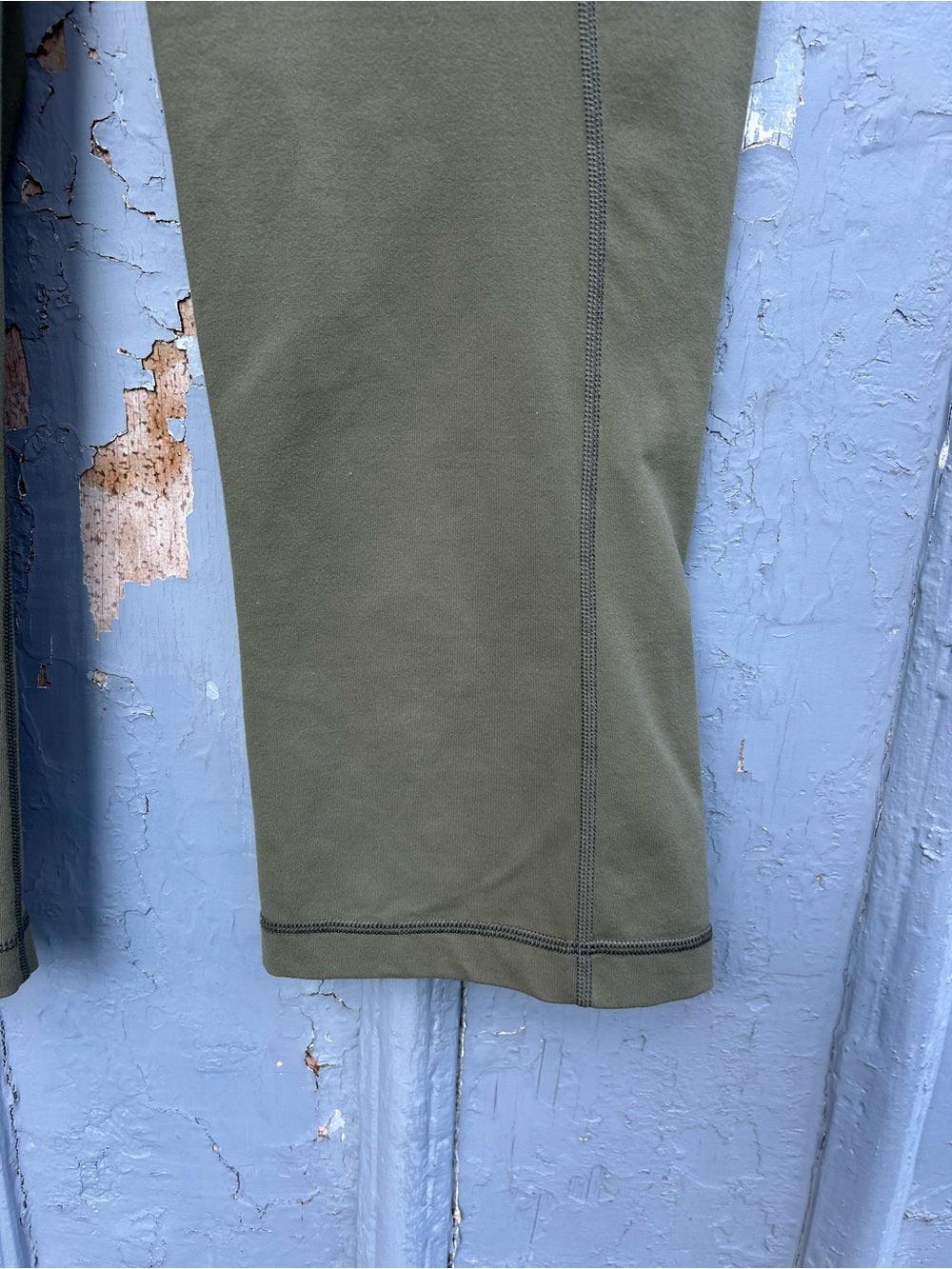 Lululemon Gather & Crow Crop II, size 12
