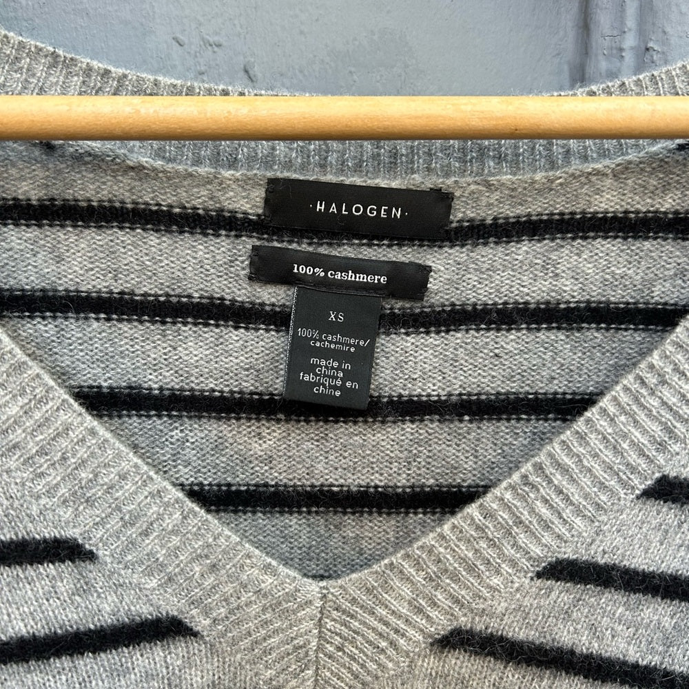 Halogen grey striped 100% cashmere sweater, size Xs