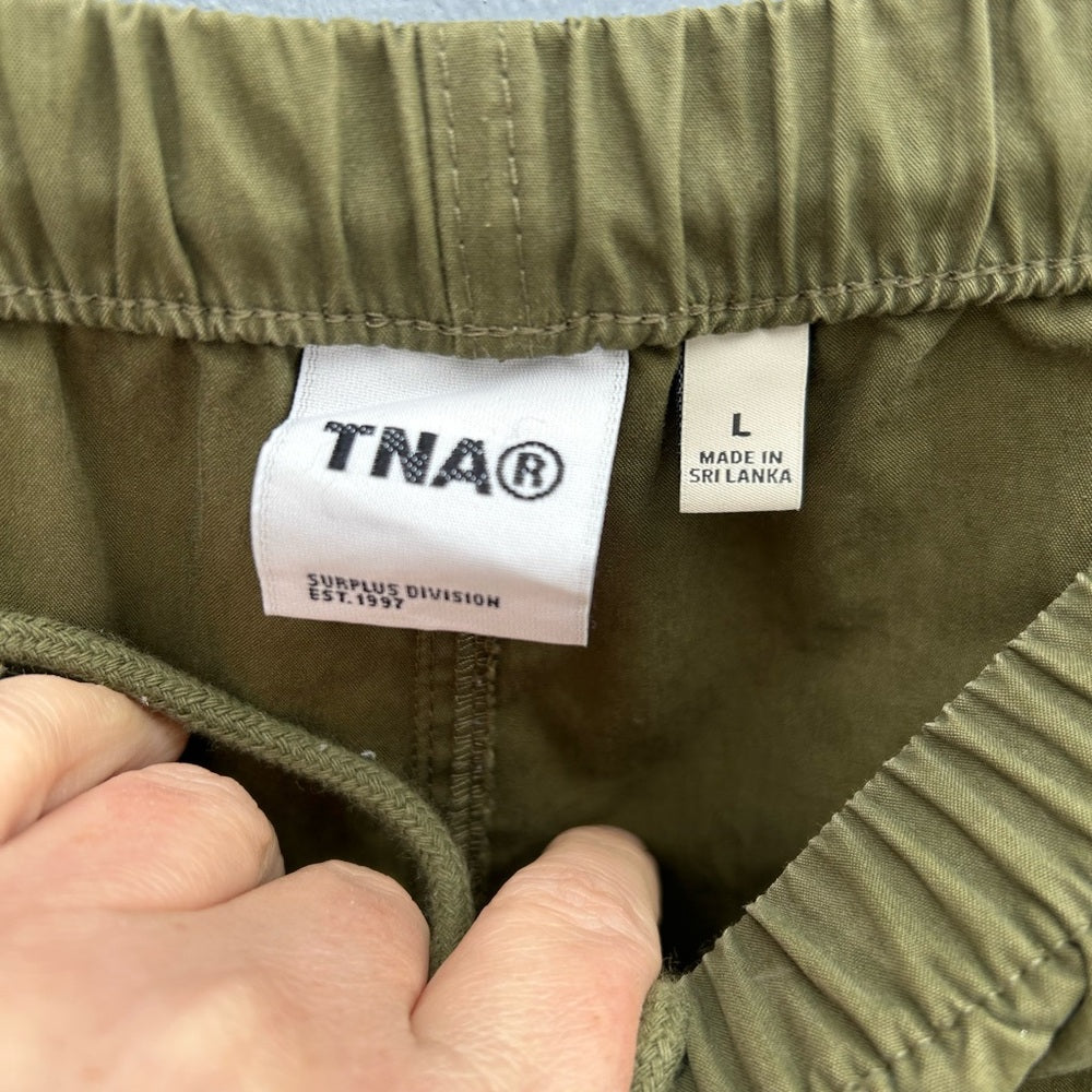 TNA Khaki Deploy Parachute Pant, size Large