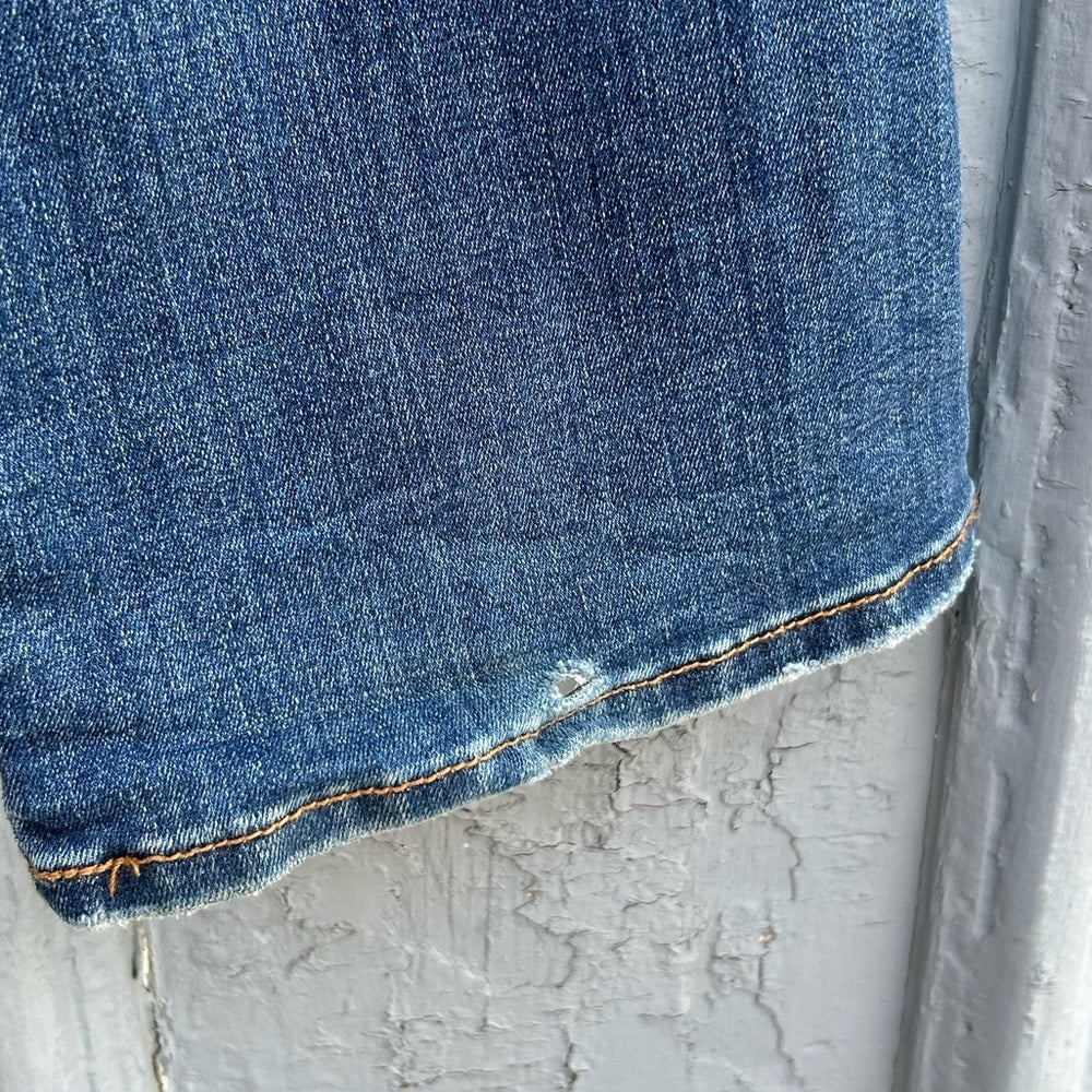 Kut from the Kloth Natalie fab ab bootcut, size “2” (small)