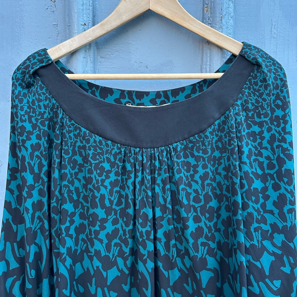 Diane Von Furstenberg silk Natita Blouse, size 4