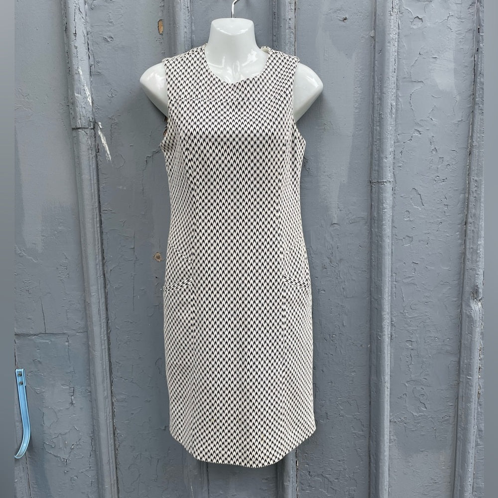Karl Lagerfeld Paris Geometric Shift Dress, size 4