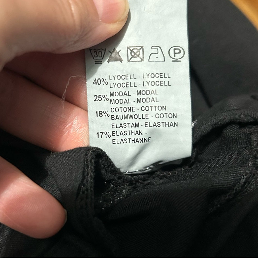 Transit Par such black Rolled Pant, size “3” (size 8)