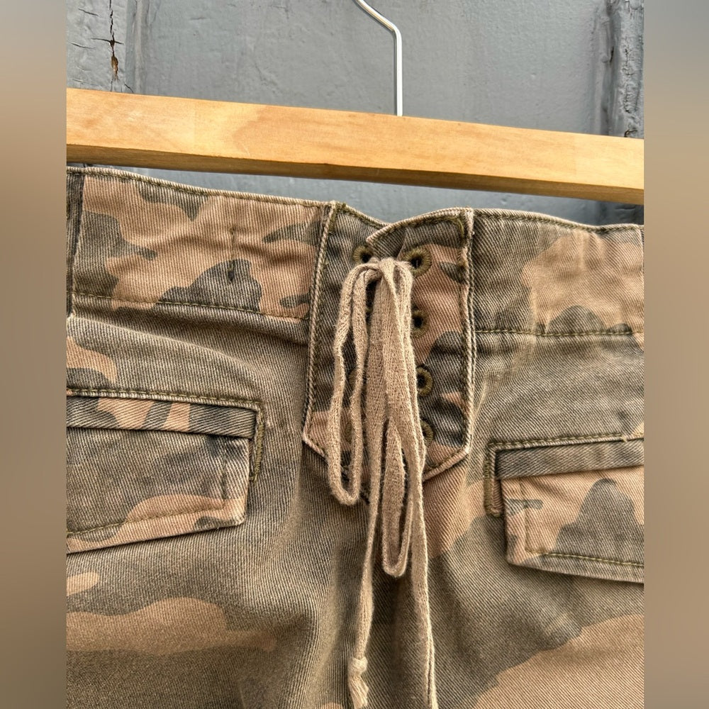 Pam & Gela Camo Side Stripe Pant in Army, size 27