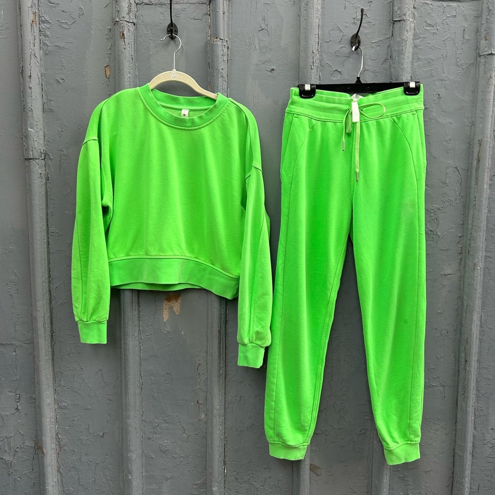 Lululemon Scuba High Rise French Terry Jogger, size 6