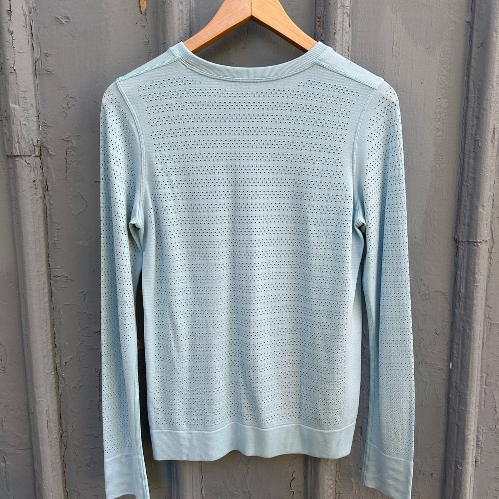 Lululemon Breeze By Long sleeve, size approx 6