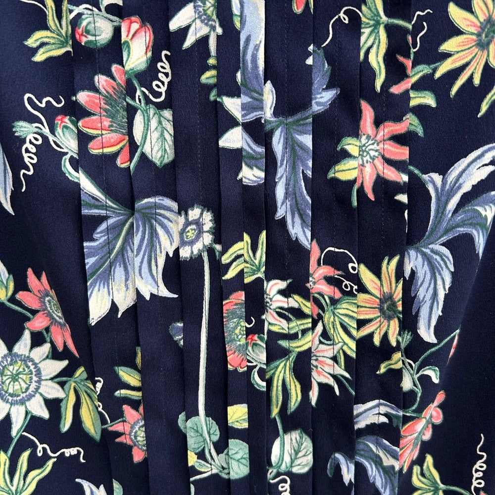 Ann Taylor Navy Blue Floral Short Flutter Sleeve Blouse, size M