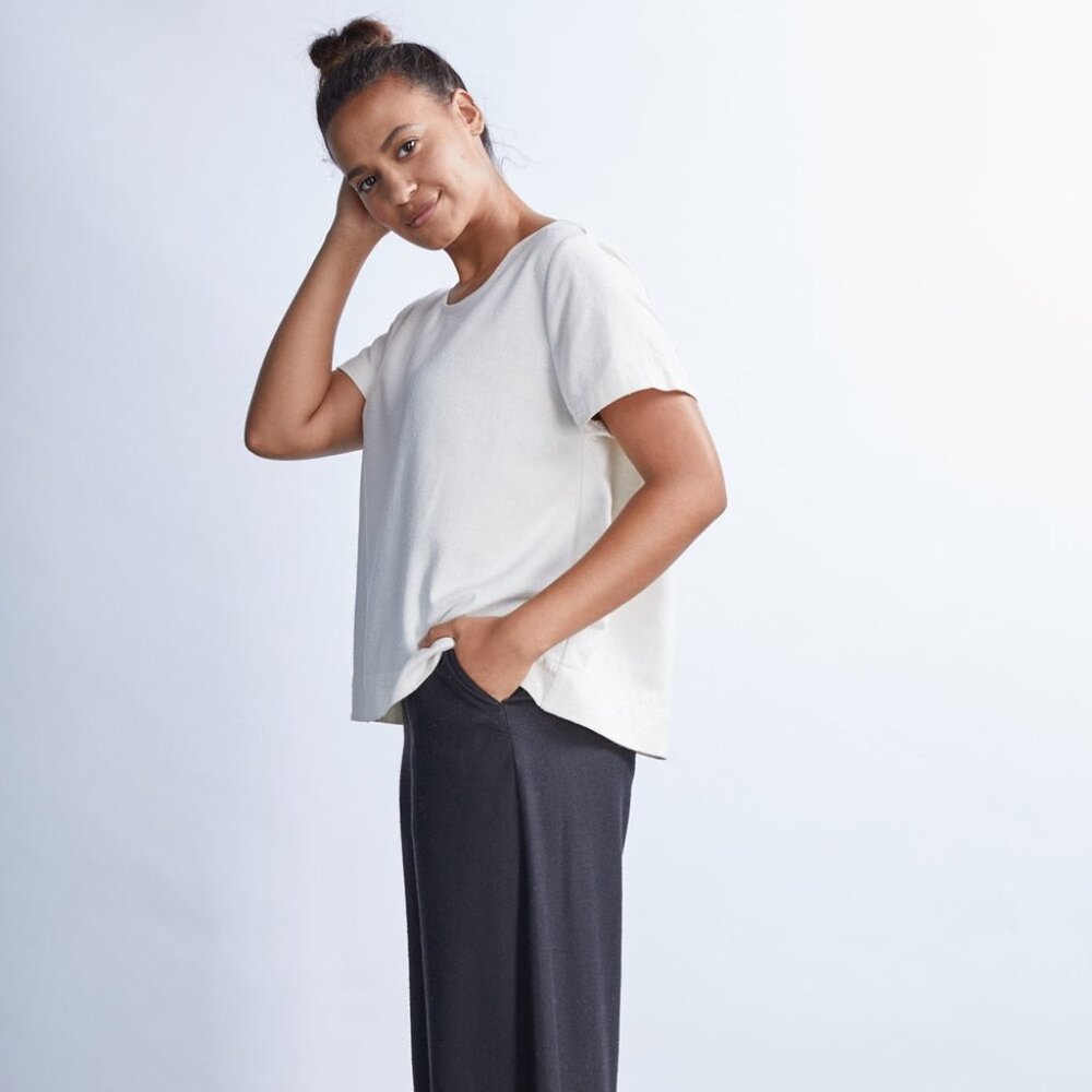 Jamie and the Jones The Staple Basic tee, size Small