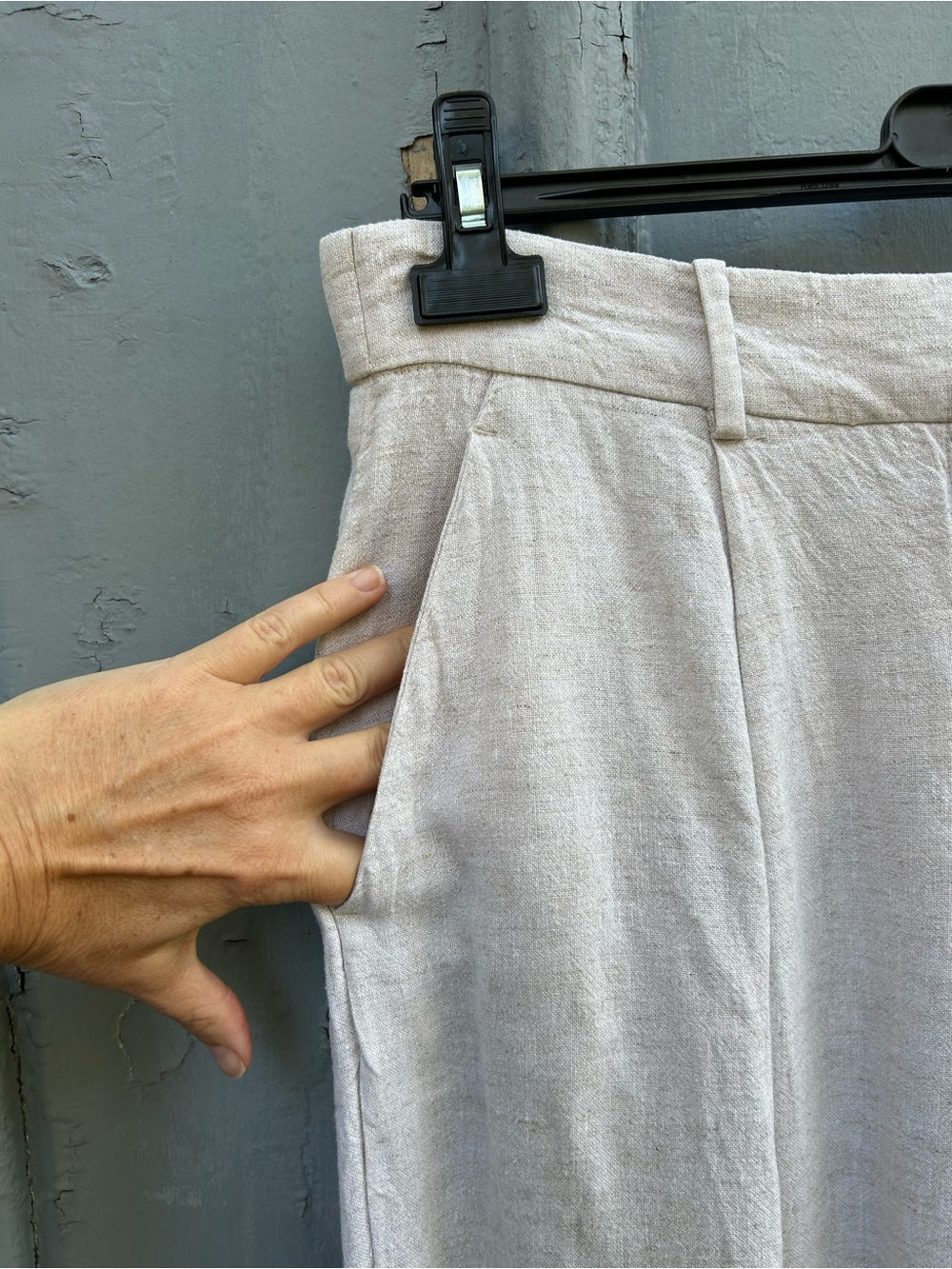 Abercrombie & Fitch Taupe Linen trousers, size 31