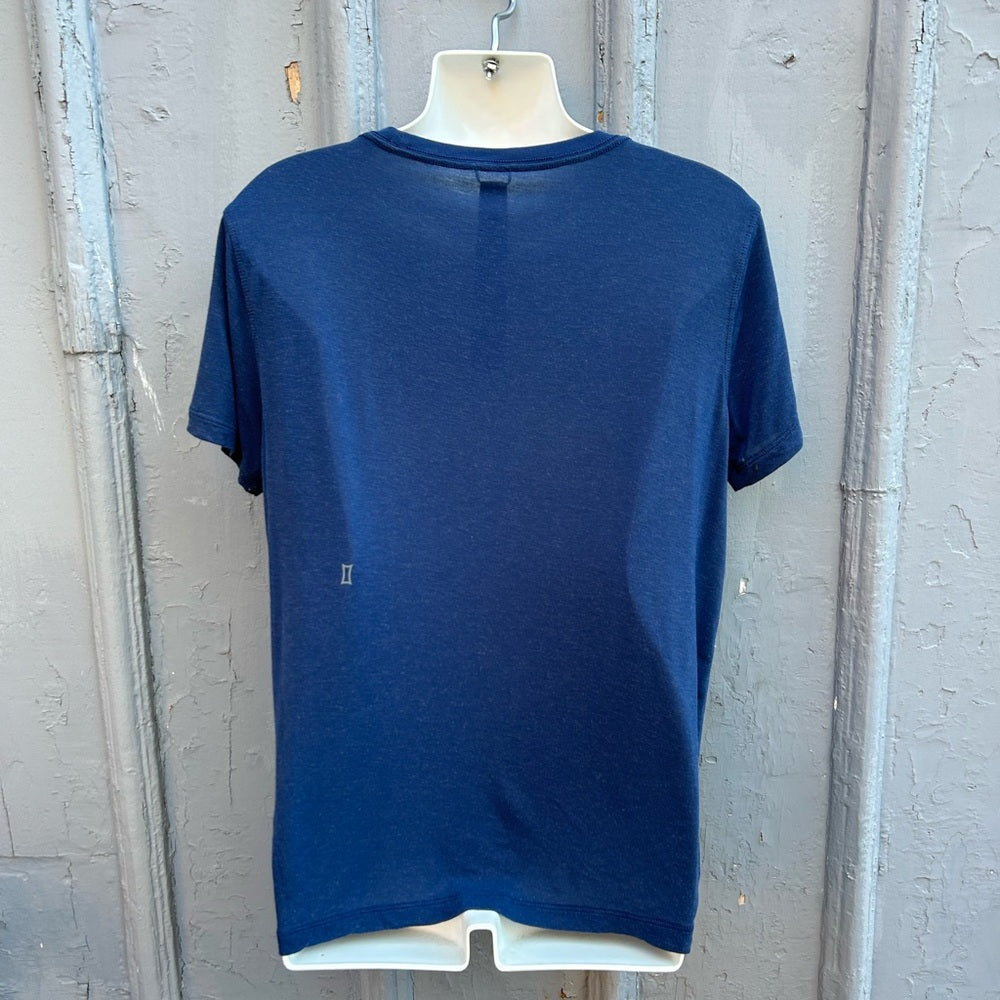 Kit & Ace Cashmere Blend Tee, size 6