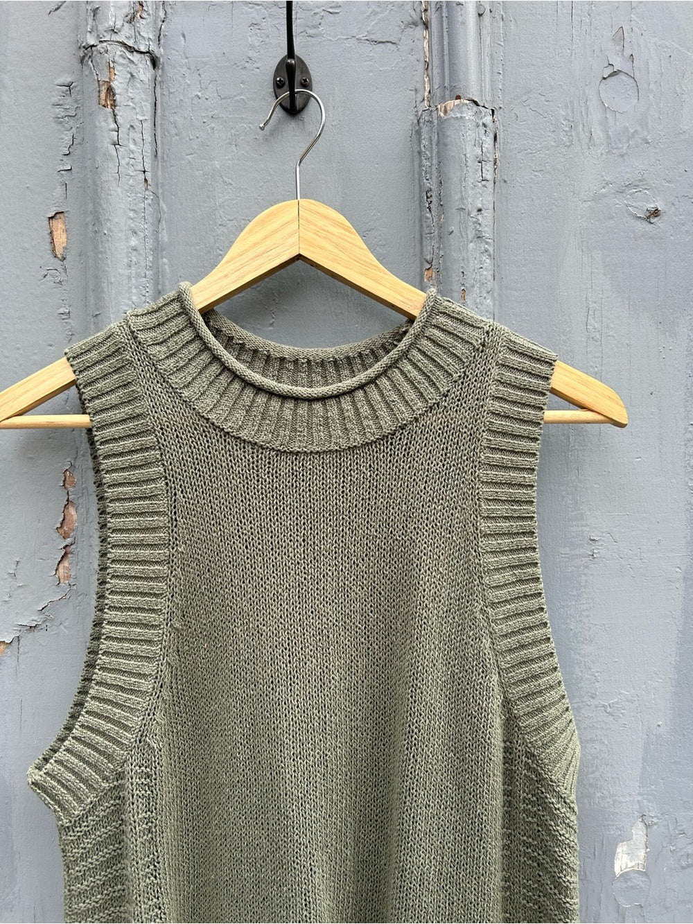 Tribal Green Sleeveless knit Sweater, size M
