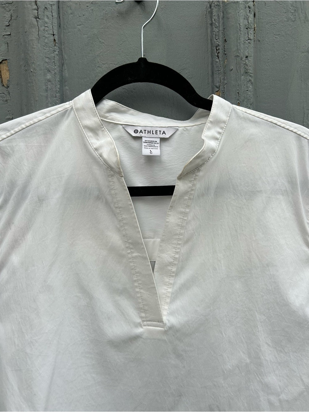 Athleta White Levitate Poplin Tee, size Large