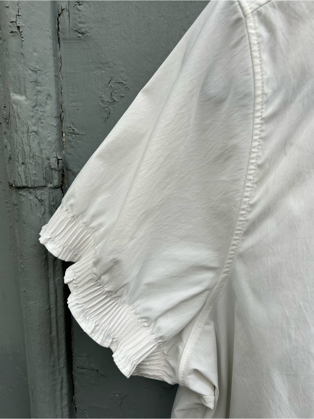 Athleta White Levitate Poplin Tee, size Large