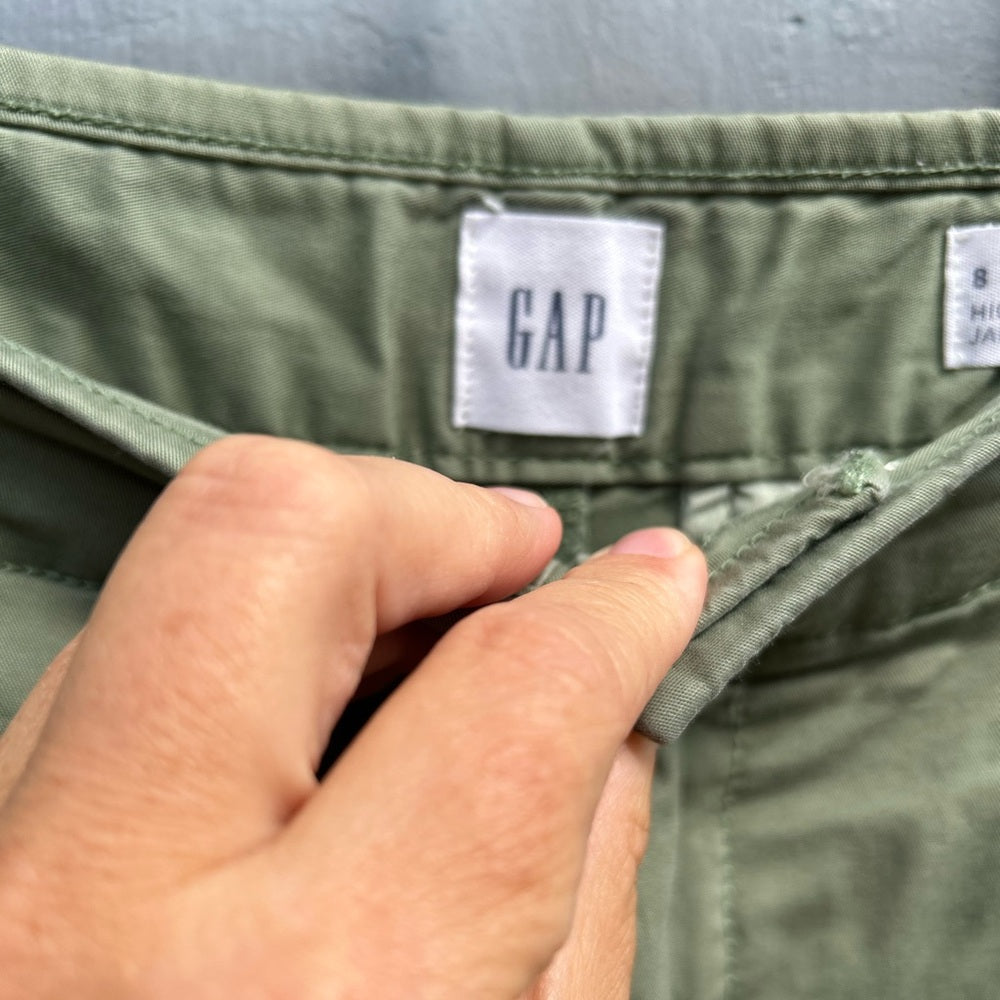 Gap High Rise Wide Leg Crop, size 8