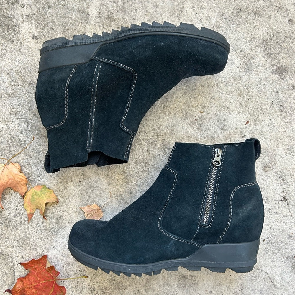 Sorel Evie Chelsea Wedge boots - size 9.5