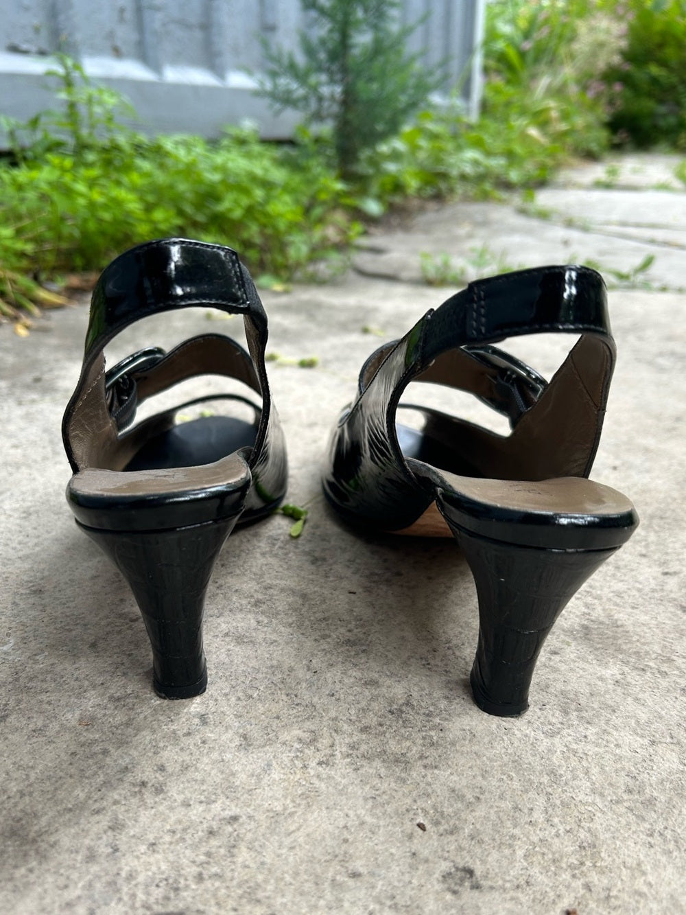 Anyi Lu Black Patent Leather Tulip Slingback Heels, size 39