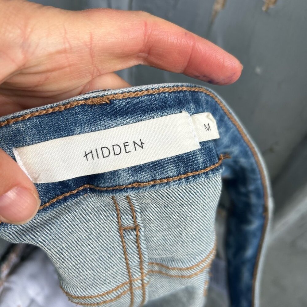 Hidden Distressed Denim Shorts, size M