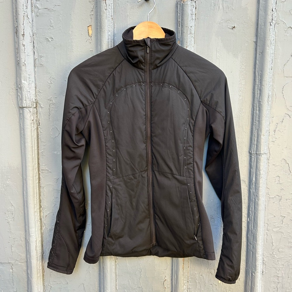 Lululemon Run For Cold Jacket- Black Lightweight Primaloft Jacket size 4