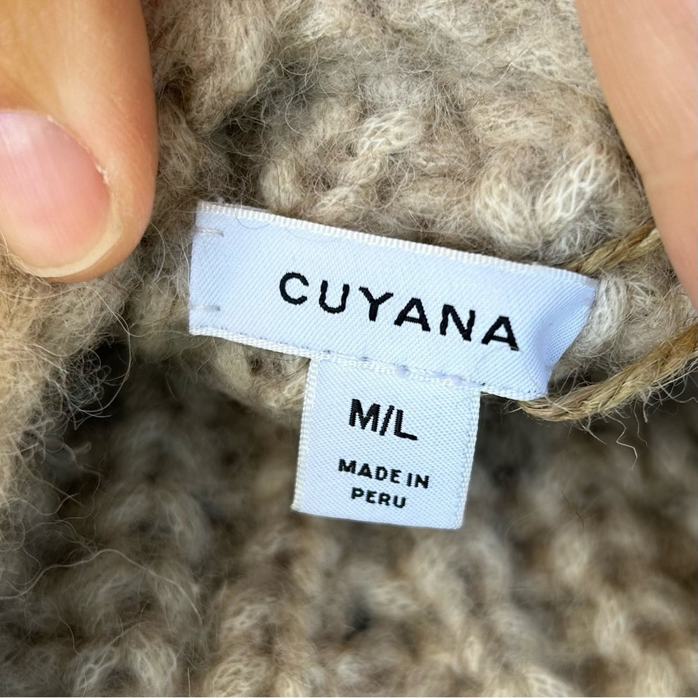 Cuyana Alpaca Chunky V Neck Sweater, size M/L