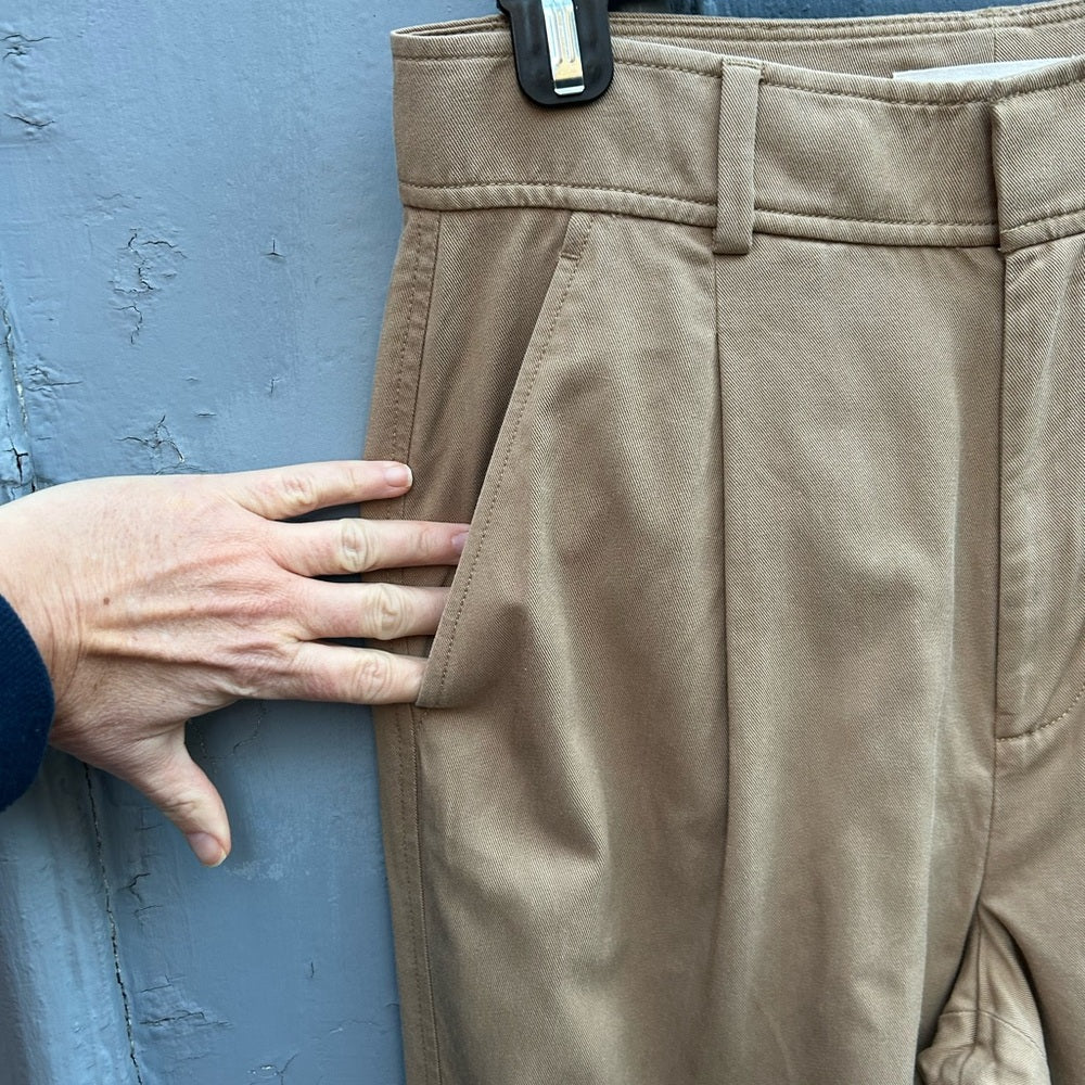 Everlane Way High Khaki Tapered chino, size 6