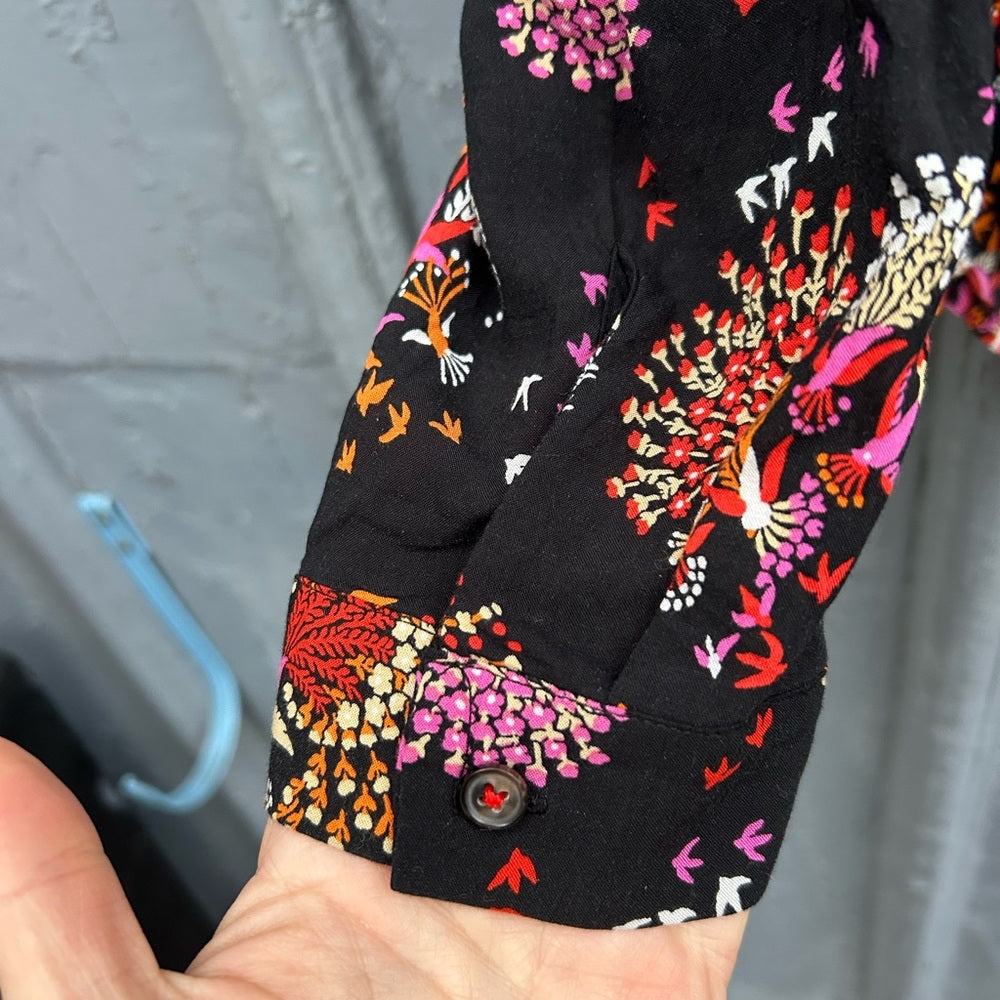 Anthropologie 52 Conversations “Fly the Coop” button-down top, size 6