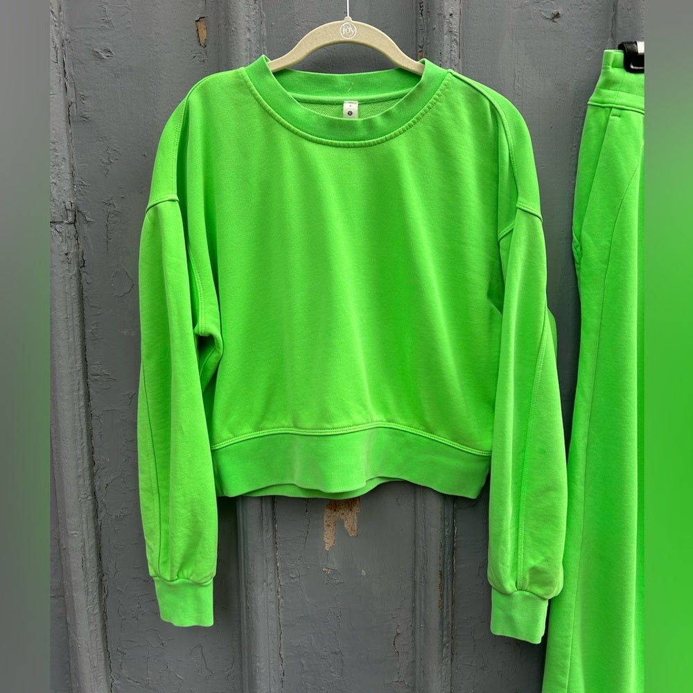 Lululemon Perfectly Oversized Cropped Crew, size 4