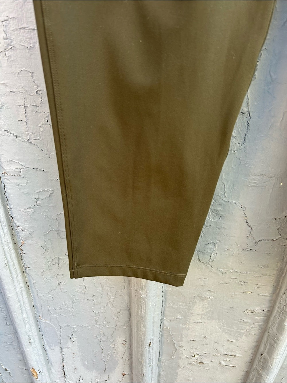 Lululemon Green Keep Moving Pants, size 8