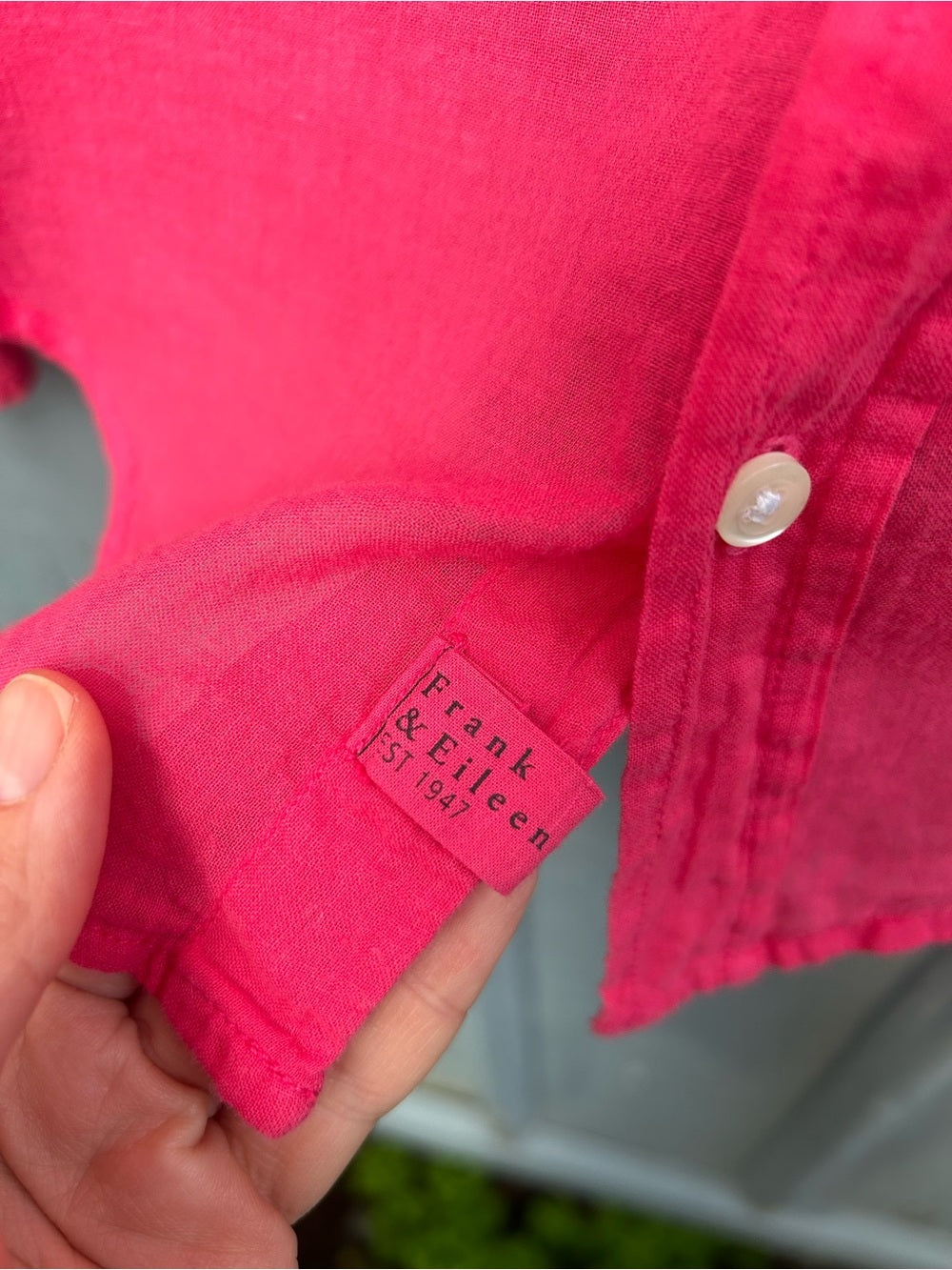 Frank & Eileen Raspberry Pink Button-down, Small