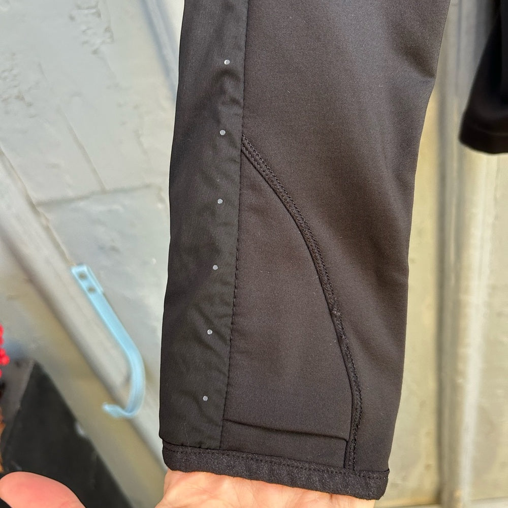 Lululemon Run For Cold Jacket- Black Lightweight Primaloft Jacket size 4