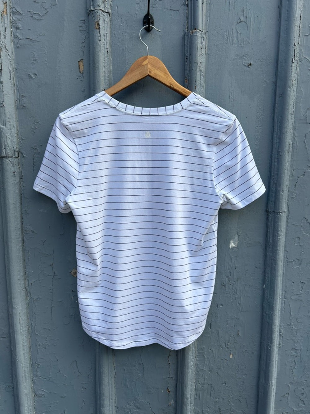 Lululemon Love Tee Short Sleeve V-Neck T-Shirt, size 8
