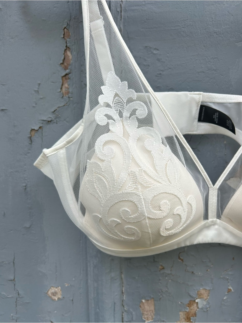 Understance white mesh detailed bra, size 40D