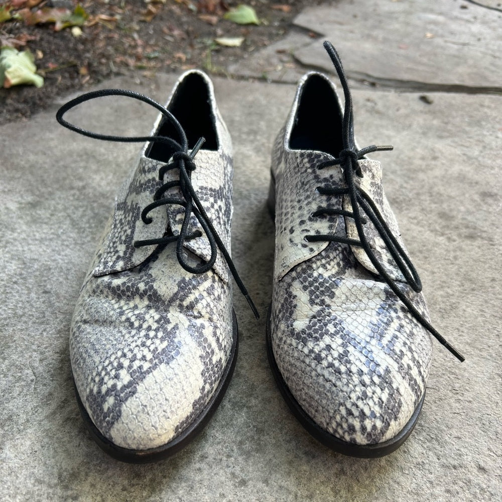 L’Intervalle snakeskin (leather) oxfords, size 40