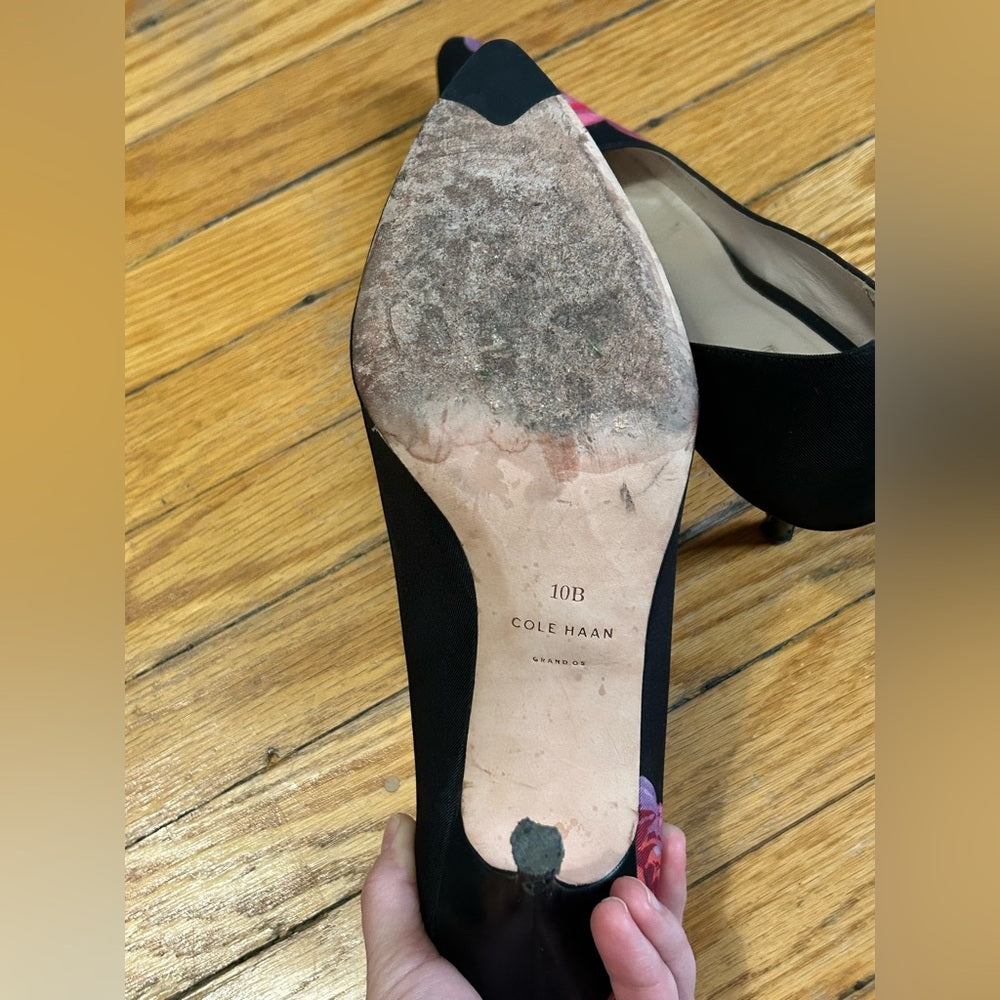 Cole Haan Satin Floral Roses Heel, size 10