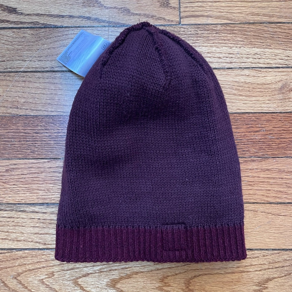 Canada Goose Burgundy Cashmere Cable Knit beanie Touque Hat