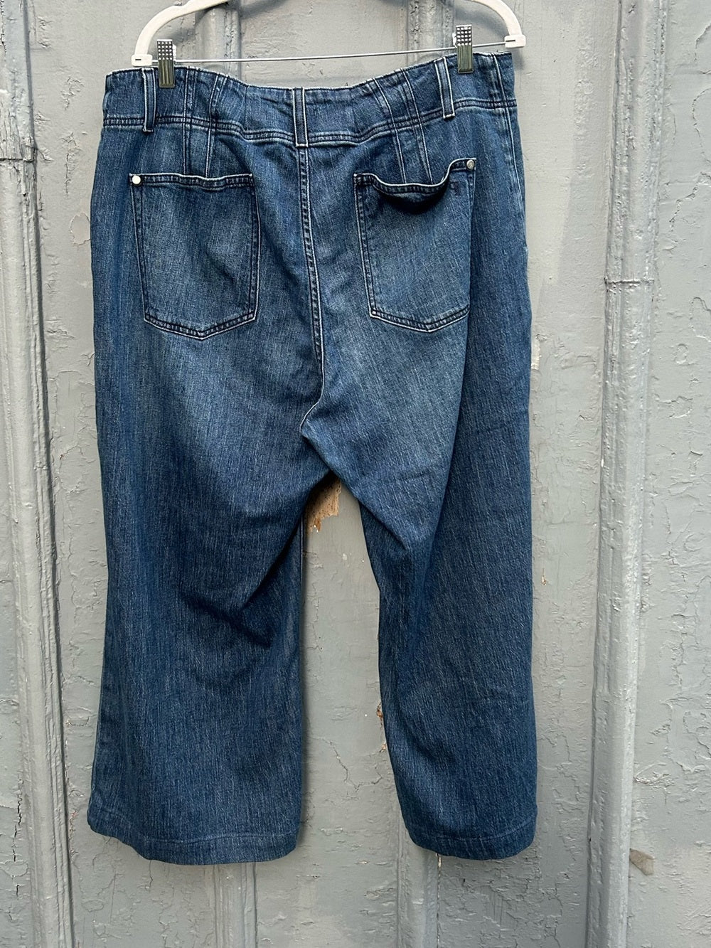 Pilcro Relaxed Mid-Rise Jeans, size 16