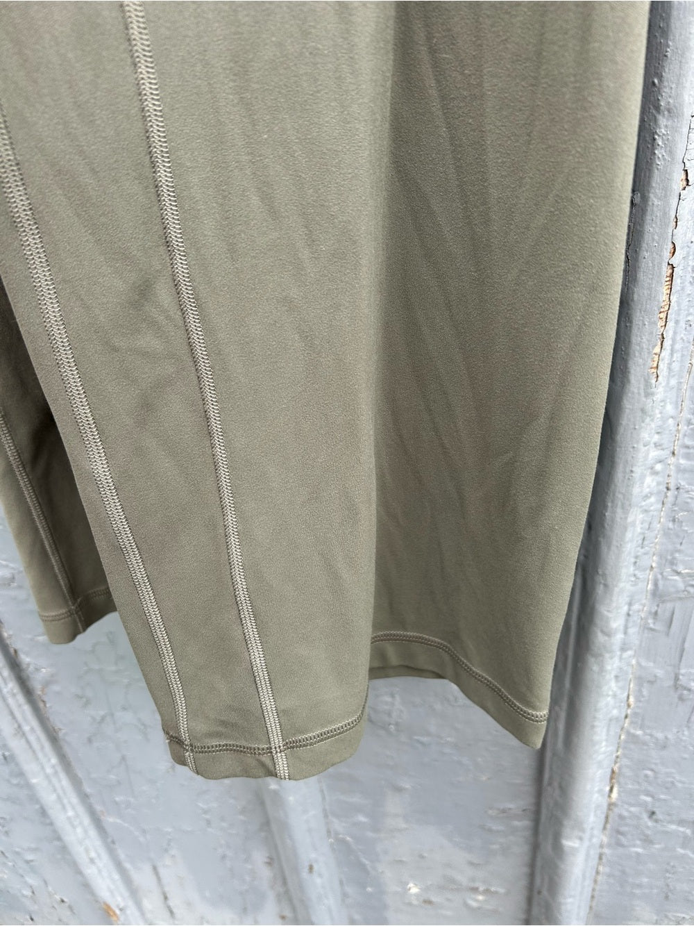 Lululemon Align Wide Leg Super-High-Rise Crop *23”, size 6