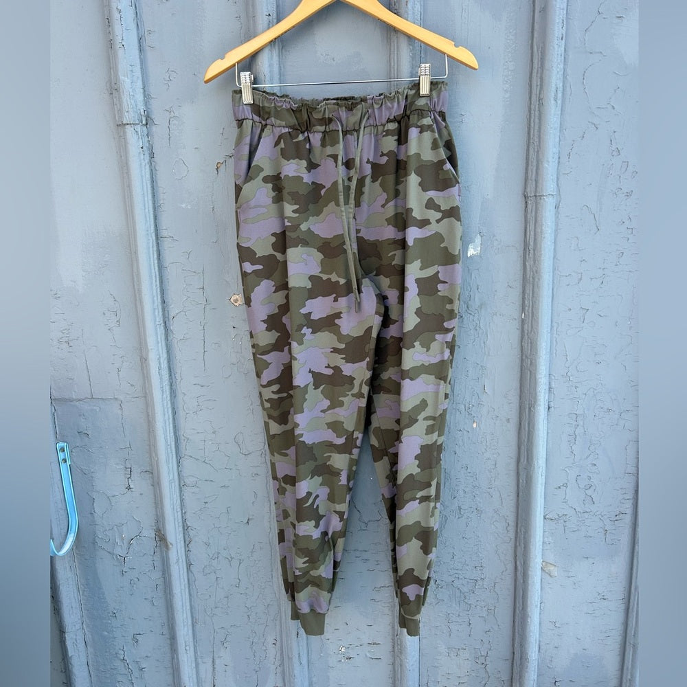 Lululemon Stretch High-Rise Jogger, size 8