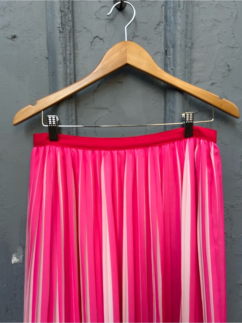 J Crew Pink pleated skirt, size 8