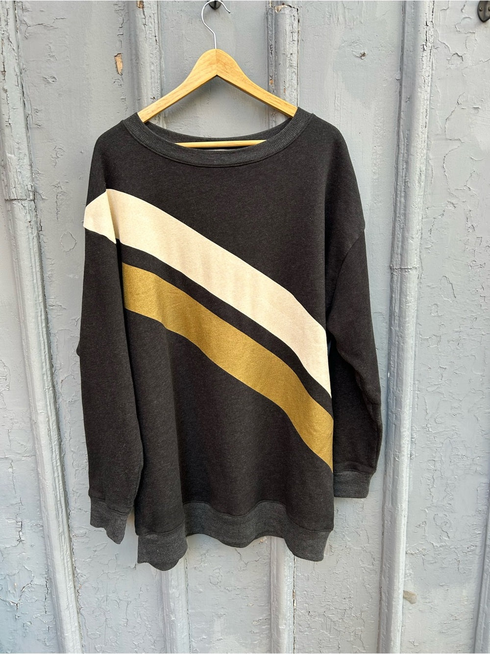 Wild Fox Black gold cream sweatshirt, size M