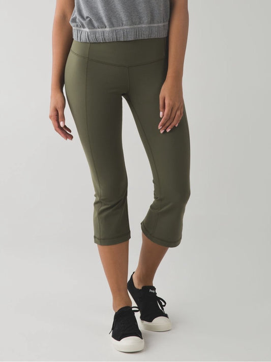 Lululemon Gather & Crow Crop II, size 12