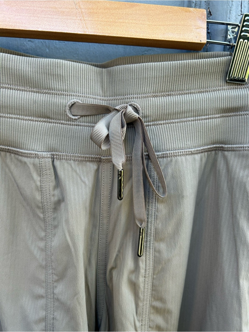 Lululemon Dance Studio Pants, size 6