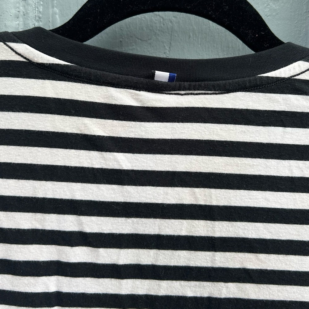 Kit & Ace Striped V neck Tee, size Small