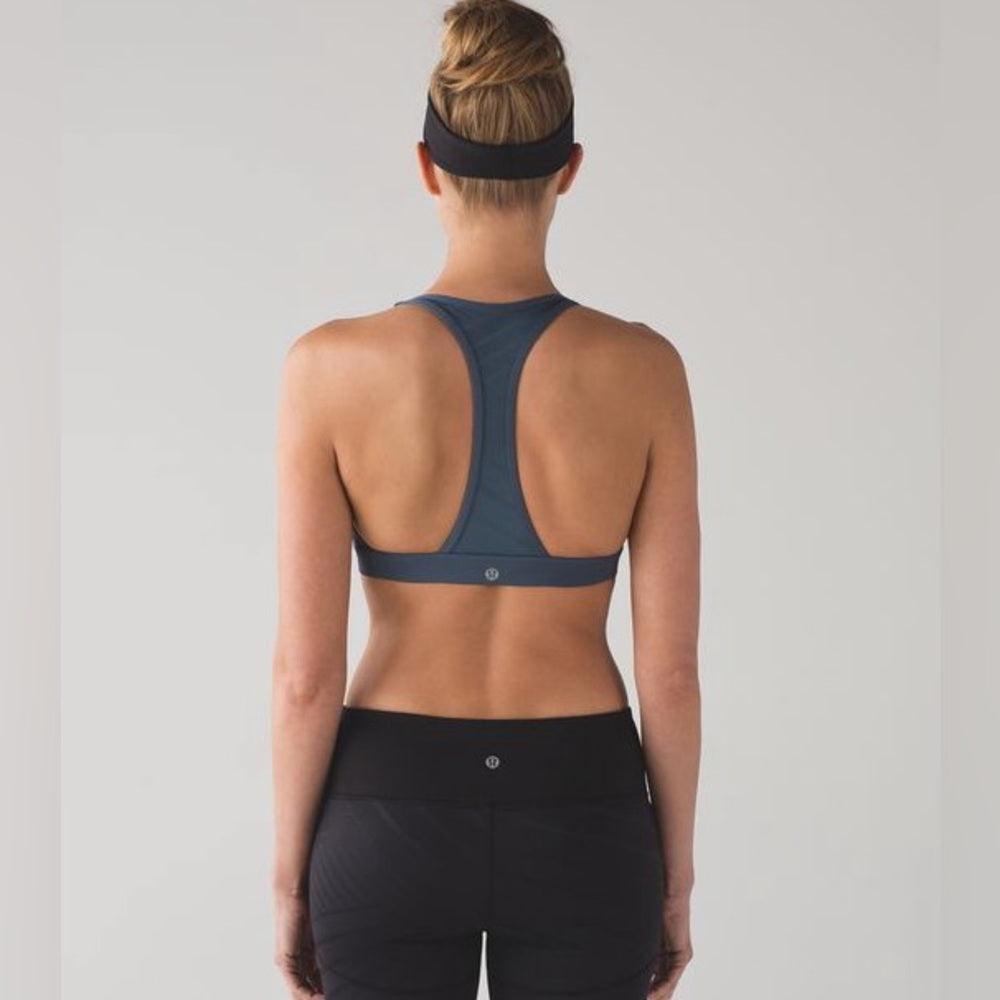 Lululemon Hot Like Agni Bra Astro Blue size 8