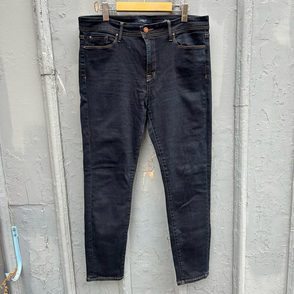 Fidelity Sola Mid Rise Jeans, size 33