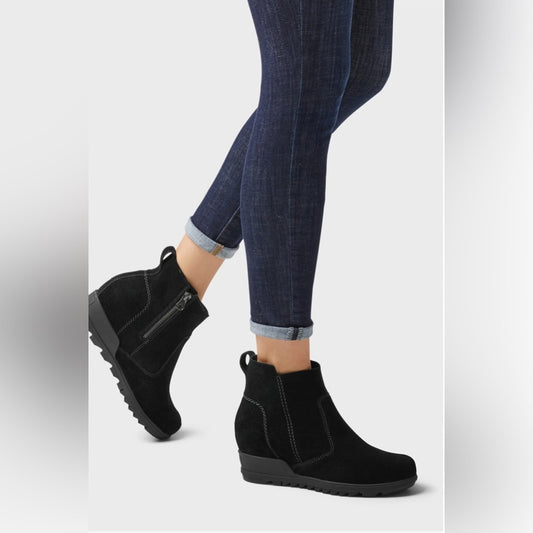 Sorel Evie Chelsea Wedge boots - size 9.5