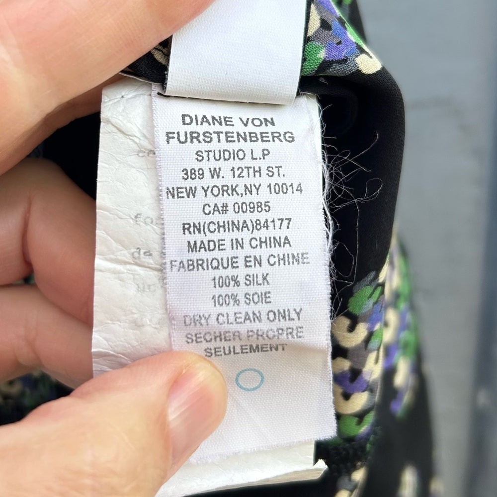Diane Von Furstenberg silk Nove Wrap Blouse, size 8
