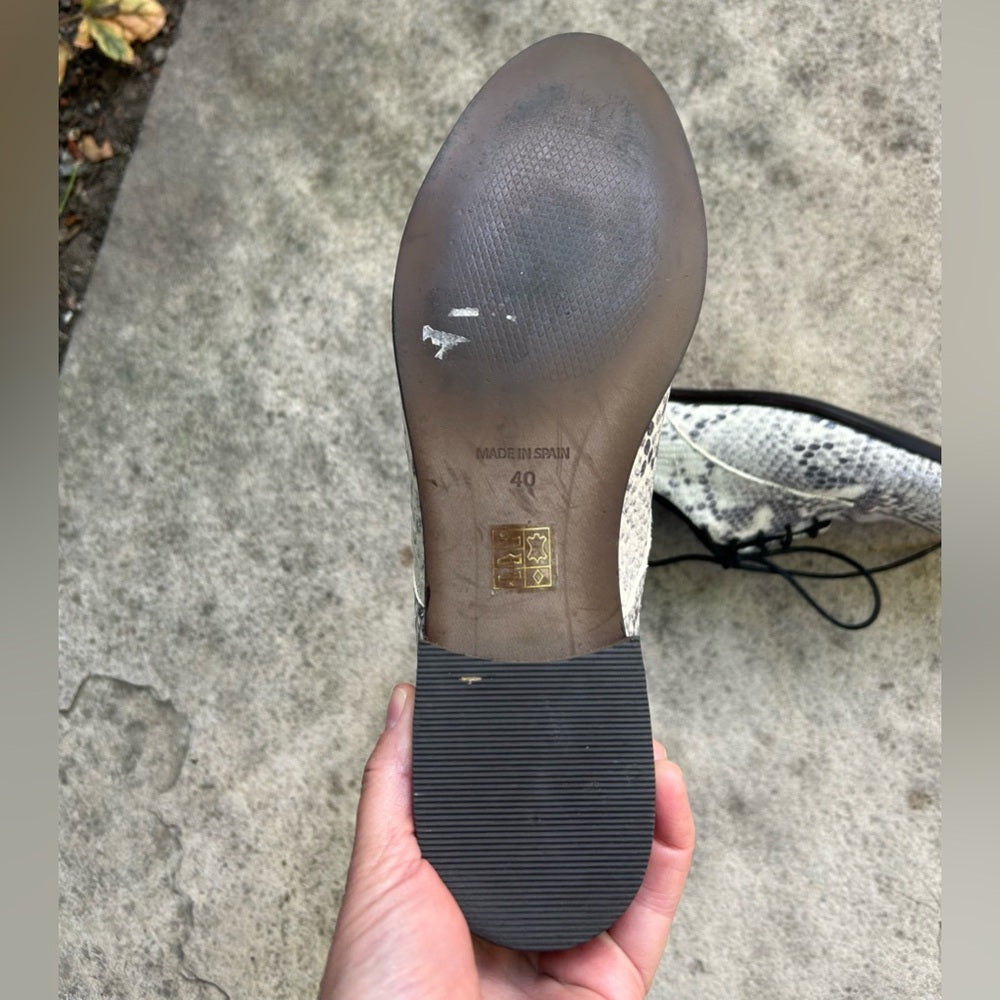 L’Intervalle snakeskin (leather) oxfords, size 40