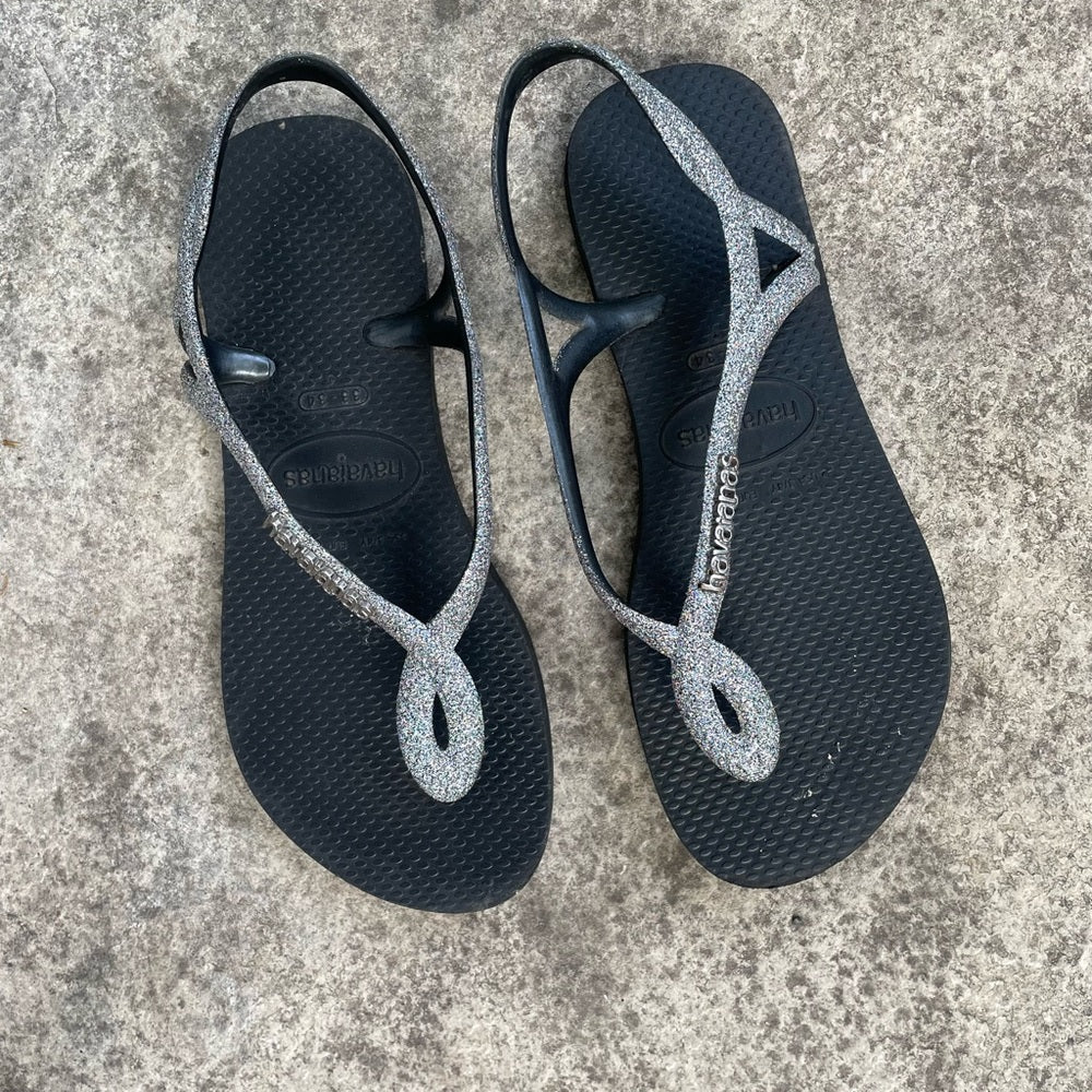 Havaianas Luna Premium Sandals, size 3/4 youth