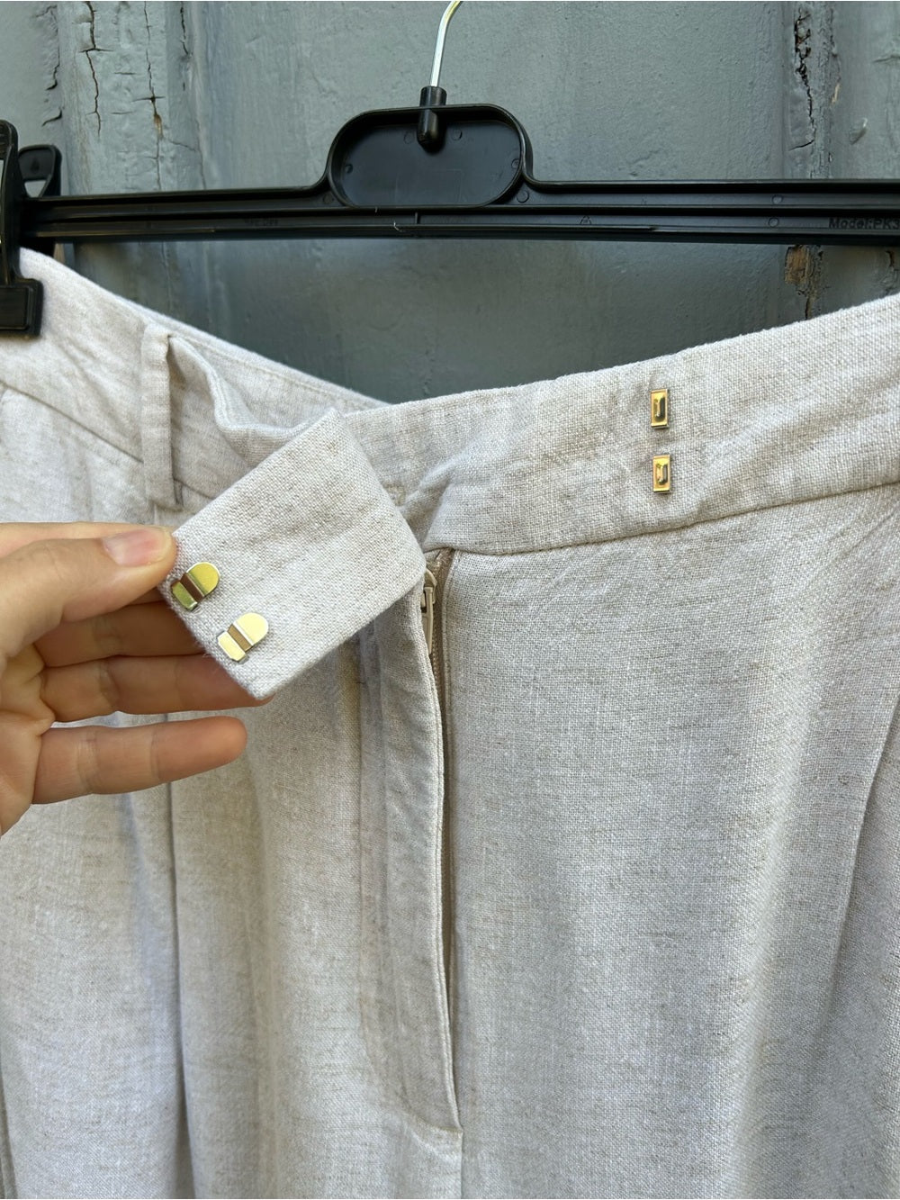 Abercrombie & Fitch Taupe Linen trousers, size 31